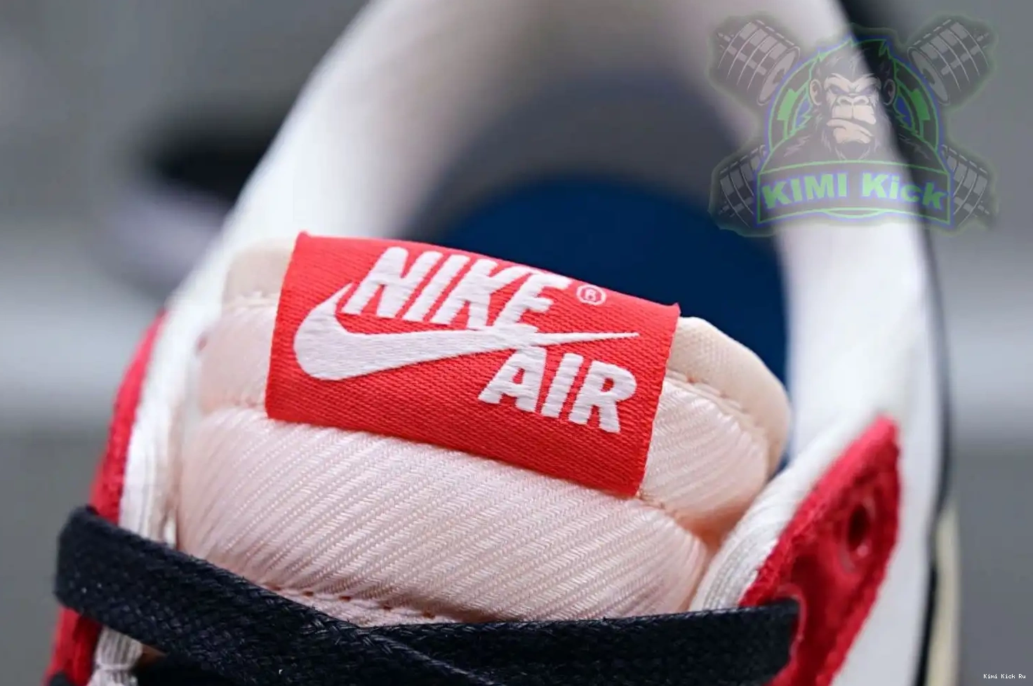 Trophy Room 1 Jordan Kimikick Air x “Away” OG Jordan Low 0810